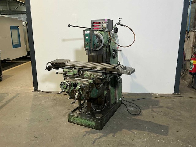 Schaublin - 53 - universal milling machine - afbeelding 1 van  16