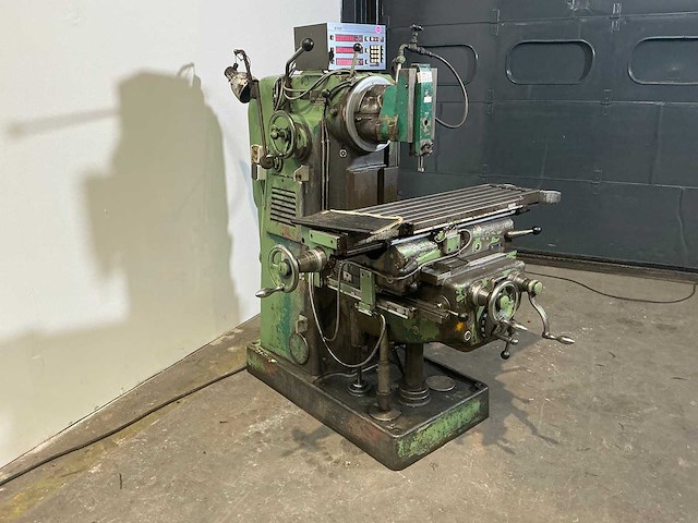 Schaublin - 53 - universal milling machine - afbeelding 9 van  16