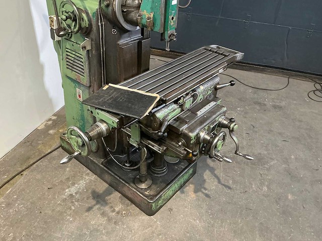 Schaublin - 53 - universal milling machine - afbeelding 13 van  16