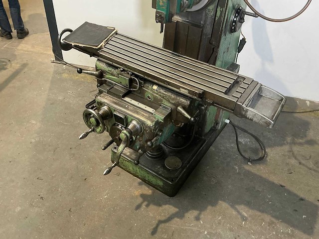 Schaublin - 53 - universal milling machine - afbeelding 14 van  16
