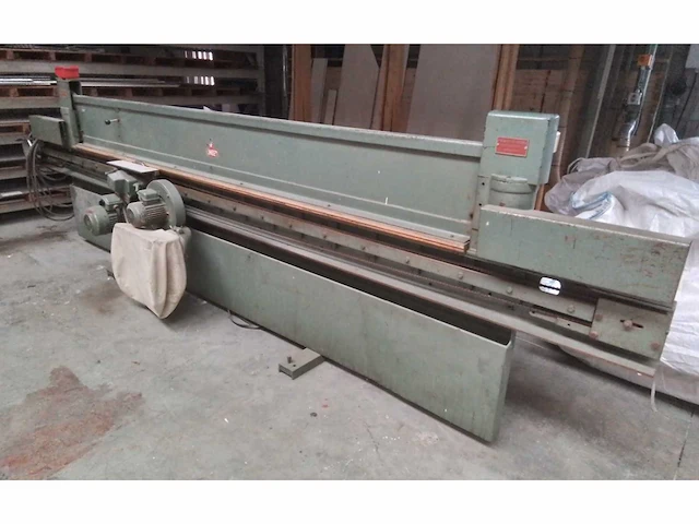 Scheer - fm 4-3100 k - fineerzaagmachine - afbeelding 1 van  9