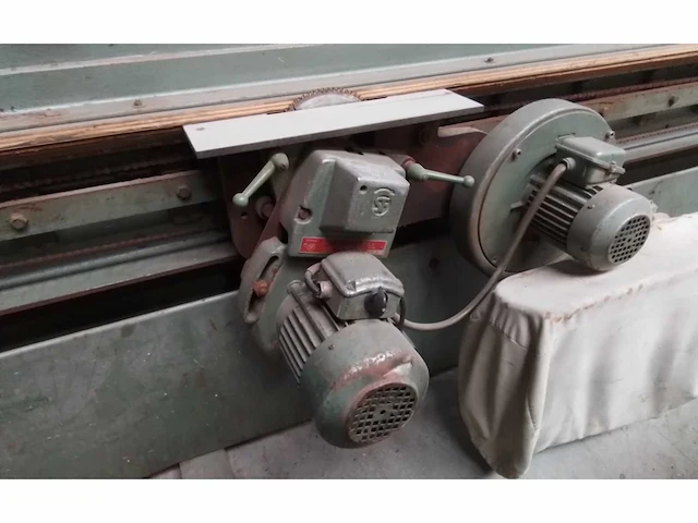 Scheer - fm 4-3100 k - fineerzaagmachine - afbeelding 3 van  9