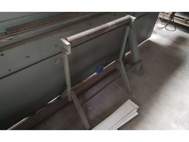 Scheer - fm 4-3100 k - fineerzaagmachine - afbeelding 8 van  9