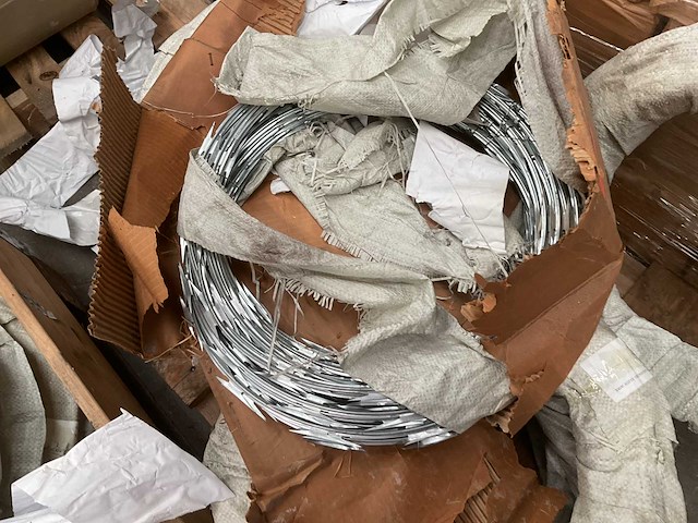 Scheermes prikkeldraad (10x) - afbeelding 1 van  4