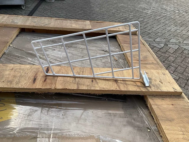 Scheiding schotjes tbv inhaak draadmanden (480x) - afbeelding 1 van  4