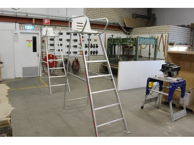 Scheidsrechtersstoel intertek royal turnier met zithoogte 185 cm. - afbeelding 2 van  2