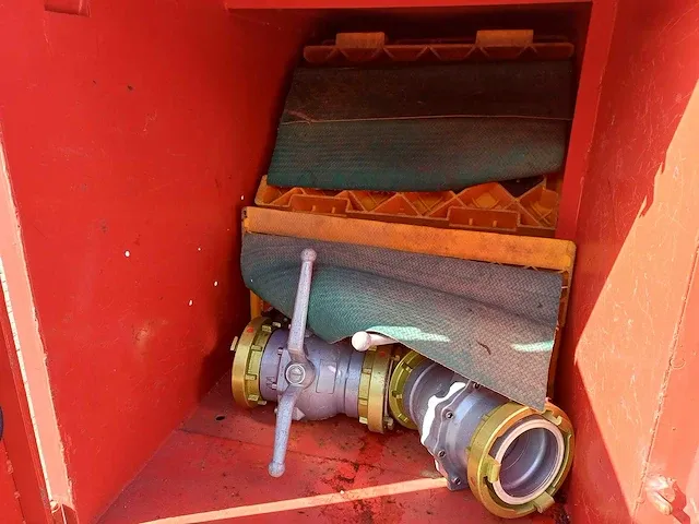 Schenk afzetcontainer met 3km 6" slangen - afbeelding 20 van  21