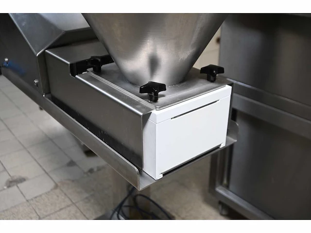 Schep welding rvs oliebollen doseermachine - afbeelding 2 van  10