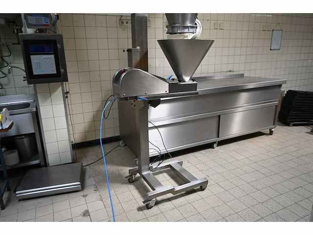 Schep welding rvs oliebollen doseermachine - afbeelding 1 van  10