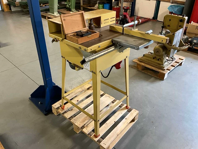 Scheppach tafel- en spilfreesmachine - afbeelding 2 van  5