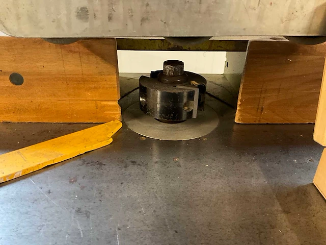 Scheppach tafel- en spilfreesmachine - afbeelding 8 van  9
