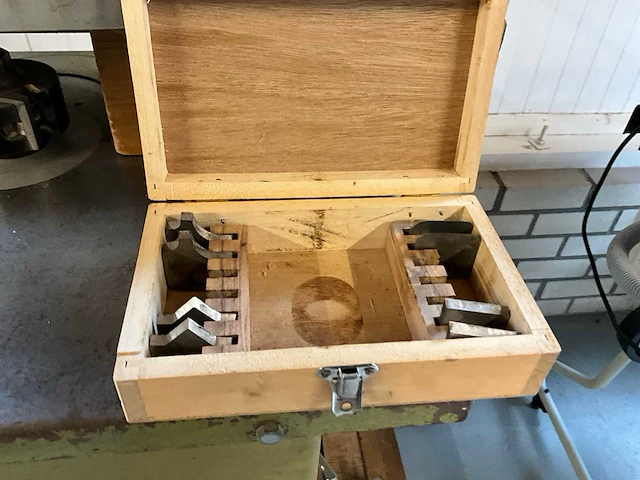 Scheppach tafel- en spilfreesmachine - afbeelding 9 van  9
