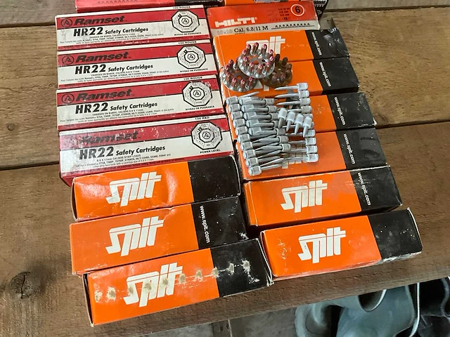 Schiethamer patronen/spijkers - afbeelding 2 van  7