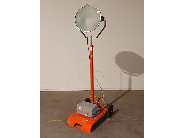 Schijnwerper 500w led incl. statief allmand, pal1000w2 50hz, bouwjaar 2014 - afbeelding 1 van  8
