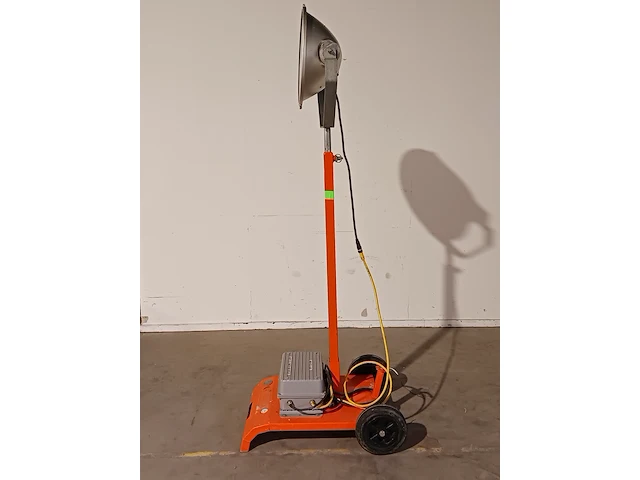 Schijnwerper 500w led incl. statief allmand, pal1000w2 50hz, bouwjaar 2014 - afbeelding 7 van  8
