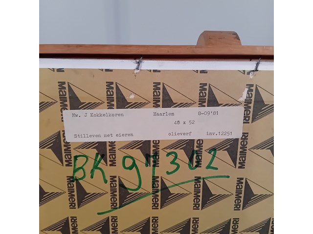 Schilderij, j. kokkelkoren, stilleven met eieren , 1981 - afbeelding 2 van  11