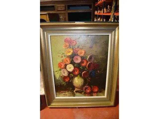 Schilderij vaas met bloemen in zwart met goudkleurige kader pirelli - afbeelding 3 van  6