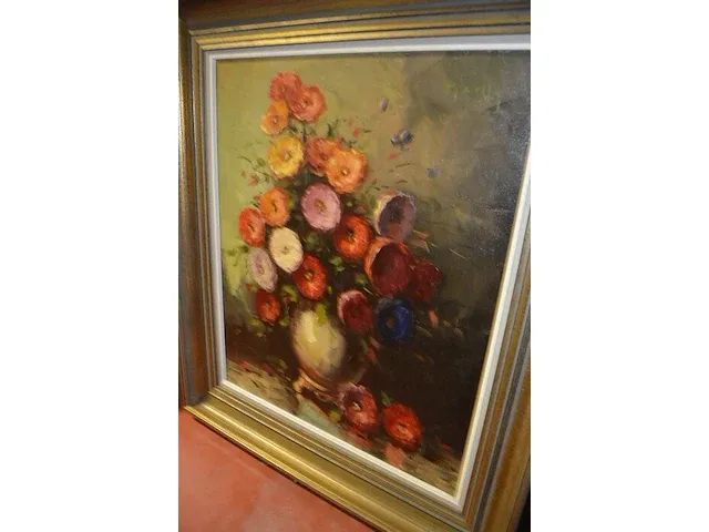 Schilderij vaas met bloemen in zwart met goudkleurige kader pirelli - afbeelding 4 van  6