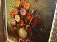 Schilderij vaas met bloemen in zwart met goudkleurige kader pirelli - afbeelding 4 van  6