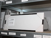 Schilderijlijsten op schap 18 stuks afm. 40 x 15 cm. - afbeelding 1 van  2