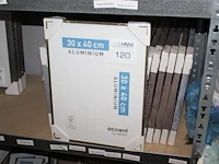 Schilderijlijsten op schap 18 stuks afm. 40 x 15 cm. - afbeelding 1 van  2
