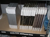 Schilderijlijsten op schap 18 stuks afm. 40 x 15 cm. - afbeelding 2 van  2