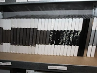 Schilderijlijsten op schap 31 stuks afm. 20 x 30 cm. - afbeelding 2 van  2