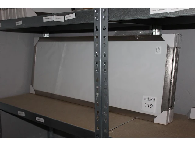 Schilderijlijsten op schap 4 stuks afm. 100 x 35 cm. - afbeelding 1 van  1