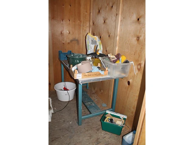 Schildersprodukten w.o. lakken, tex, tape, schuurpapier, rollers en kwasten. - afbeelding 3 van  7
