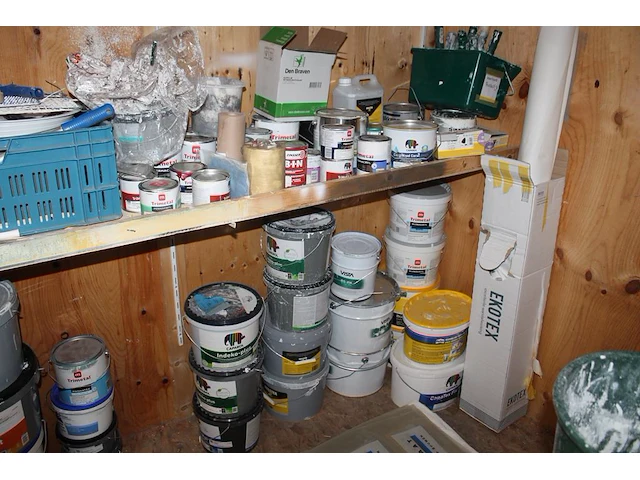 Schildersprodukten w.o. lakken, tex, tape, schuurpapier, rollers en kwasten. - afbeelding 6 van  7