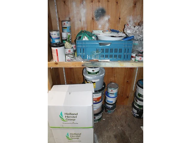 Schildersprodukten w.o. lakken, tex, tape, schuurpapier, rollers en kwasten. - afbeelding 7 van  7