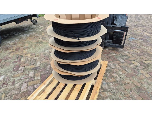 Schlegel q-lon - polyurethaan schuimdichting ramen en deuren partij - afbeelding 3 van  6