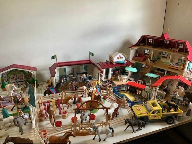 Schleich horse club inclusief paarden - afbeelding 1 van  17