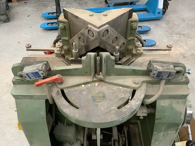 Schleiger iv.m verstekponsmachine - afbeelding 2 van  7