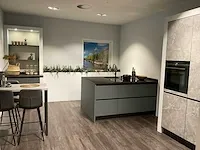Schmidt evolution arcos eiland showroomkeuken met coffeecorner - afbeelding 1 van  36