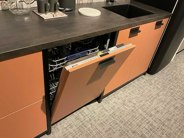 Schmidt evolution arcos rechtopgestelde showroomkeuken - afbeelding 30 van  36