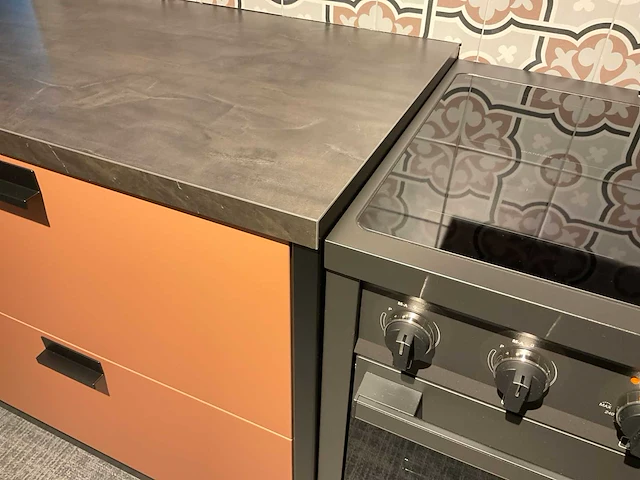 Schmidt evolution arcos rechtopgestelde showroomkeuken - afbeelding 33 van  36