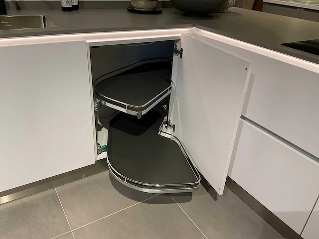 Schmidt evolution arcos supermat twin hoekopgestelde showroomkeuken - afbeelding 12 van  45