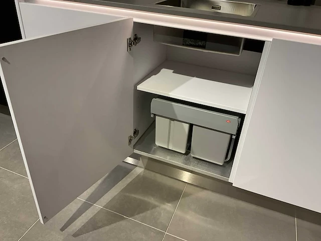 Schmidt evolution arcos supermat twin hoekopgestelde showroomkeuken - afbeelding 13 van  45