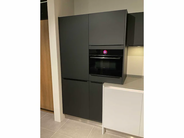 Schmidt evolution arcos supermat twin hoekopgestelde showroomkeuken - afbeelding 15 van  45