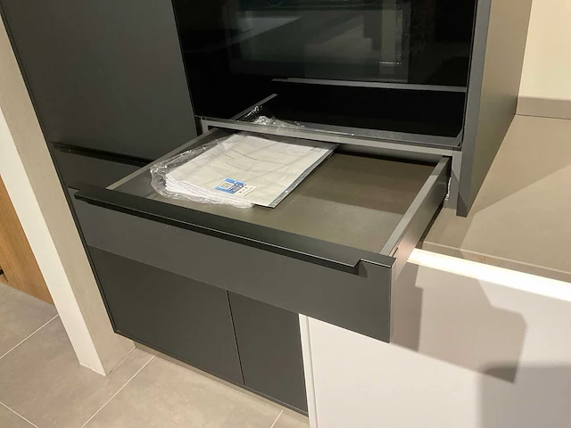 Schmidt evolution arcos supermat twin hoekopgestelde showroomkeuken - afbeelding 17 van  45
