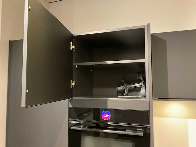 Schmidt evolution arcos supermat twin hoekopgestelde showroomkeuken - afbeelding 18 van  45