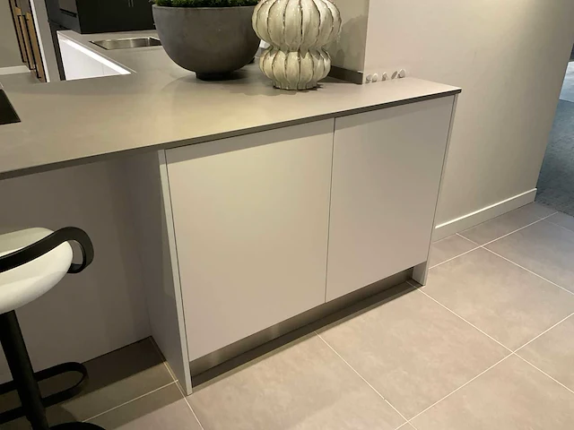 Schmidt evolution arcos supermat twin hoekopgestelde showroomkeuken - afbeelding 20 van  45
