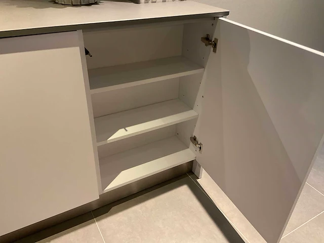 Schmidt evolution arcos supermat twin hoekopgestelde showroomkeuken - afbeelding 21 van  45