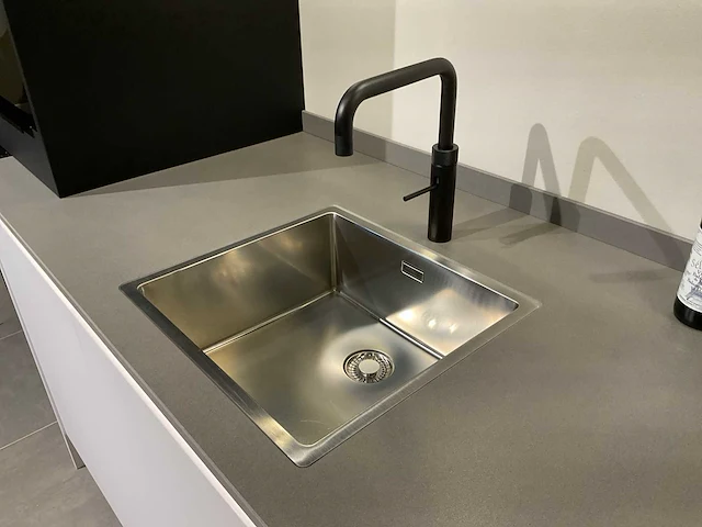 Schmidt evolution arcos supermat twin hoekopgestelde showroomkeuken - afbeelding 24 van  45