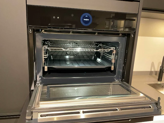 Schmidt evolution arcos supermat twin hoekopgestelde showroomkeuken - afbeelding 35 van  45