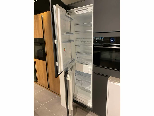 Schmidt evolution arcos supermat twin hoekopgestelde showroomkeuken - afbeelding 37 van  45