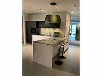 Schmidt evolution arcos supermat twin hoekopgestelde showroomkeuken - afbeelding 4 van  45