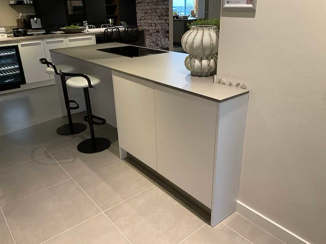 Schmidt evolution arcos supermat twin hoekopgestelde showroomkeuken - afbeelding 6 van  45