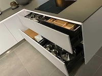 Schmidt evolution arcos supermat twin hoekopgestelde showroomkeuken - afbeelding 8 van  45